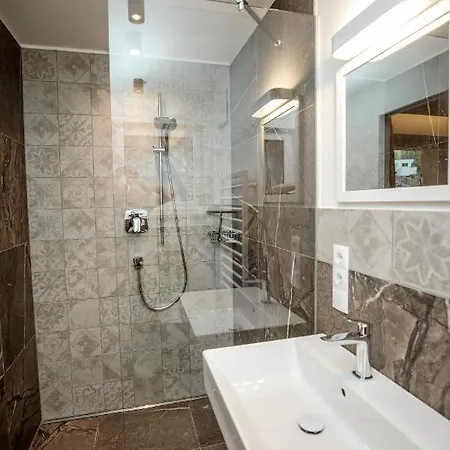 Apartment Tyrol Living & Cafe *