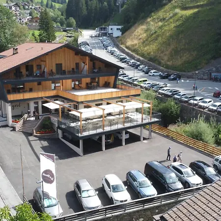 Apartment Tyrol Living & Cafe Nova Levante